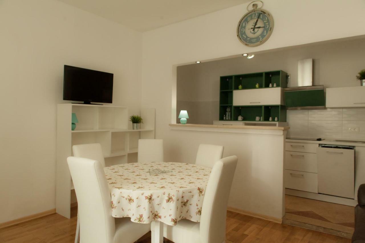 Holiday Home Domi Novi Vinodolski Luaran gambar