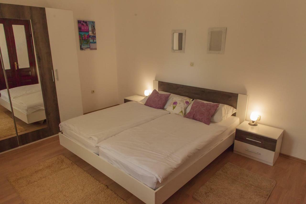 Holiday Home Domi Novi Vinodolski Luaran gambar